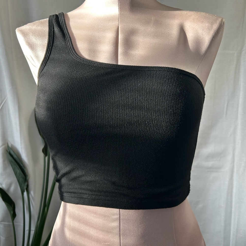 Klassy Network | Black one shoulder top